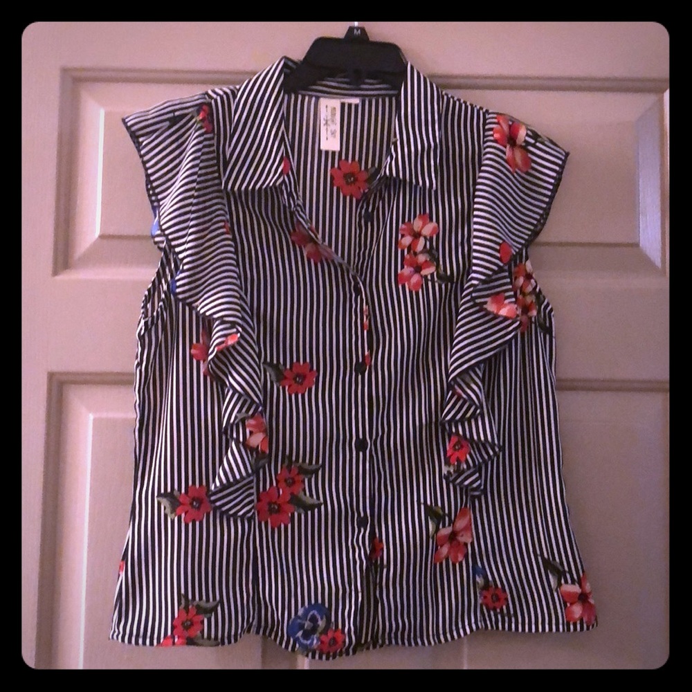💟 Black & White stripped blouse with red flowers